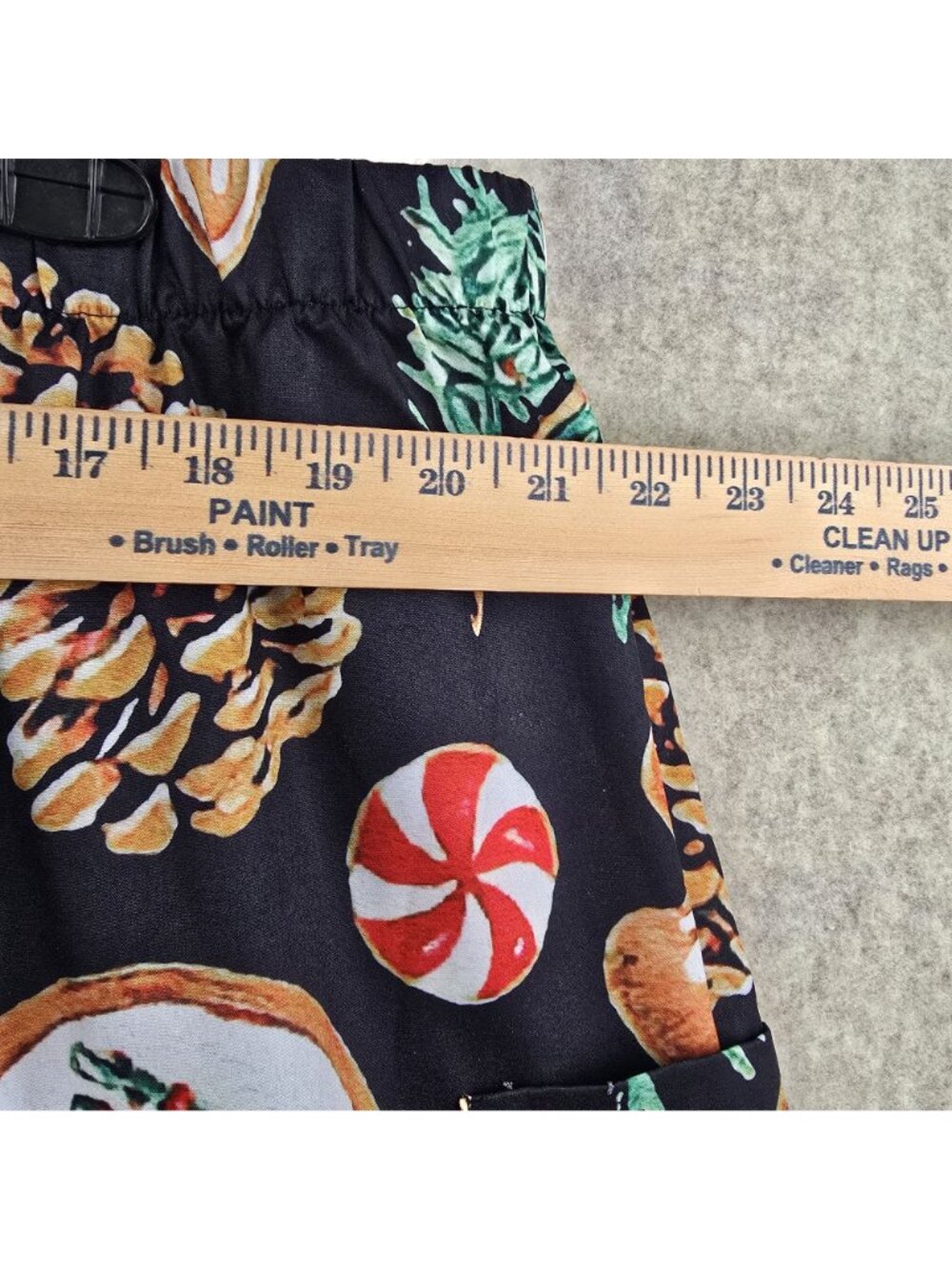 Christmas-Themed Unisex Pajama Pants With Vibrant Gingerbread & Candy Print - Picture 3 of 5